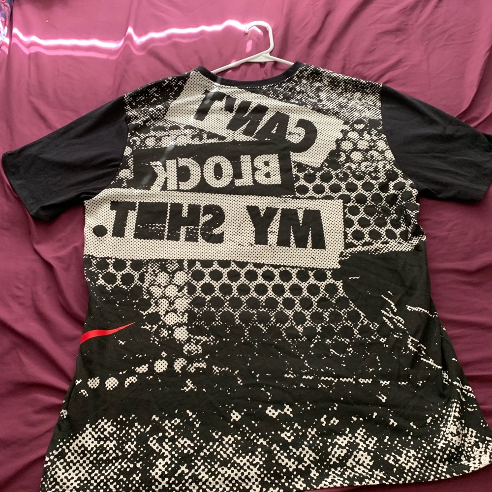 Nike L Shirt